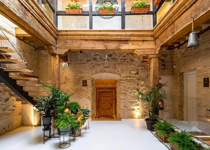 Dobo Azacanes Hotel 2*