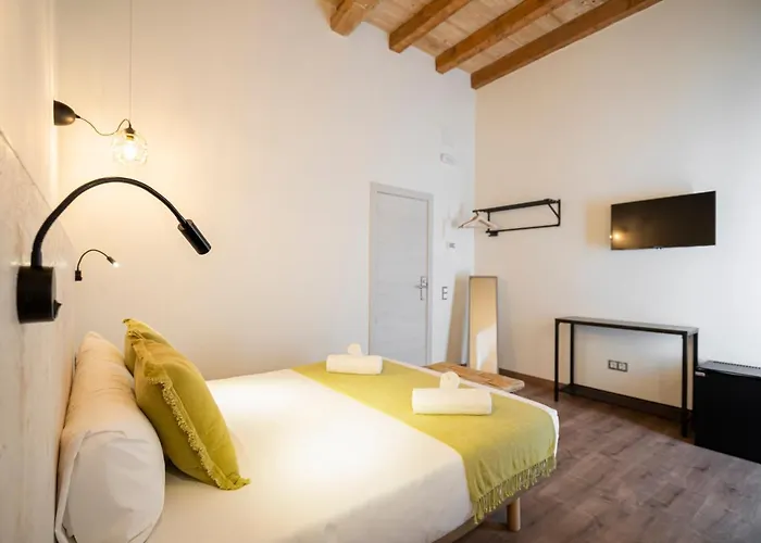 Dobo Azacanes Hotel 2*