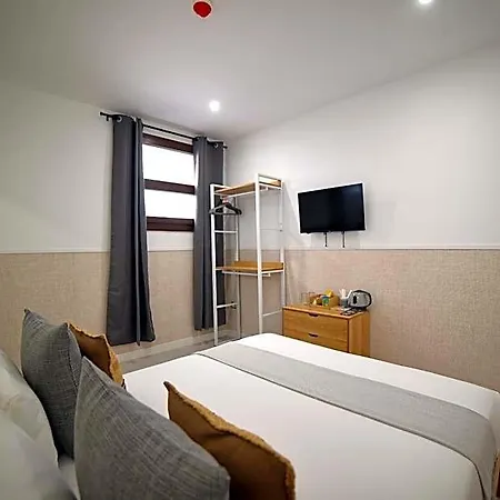 Dobo Azacanes Otel 2*